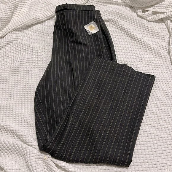 NWT- East 5th- 14 - Picture 1 of 7